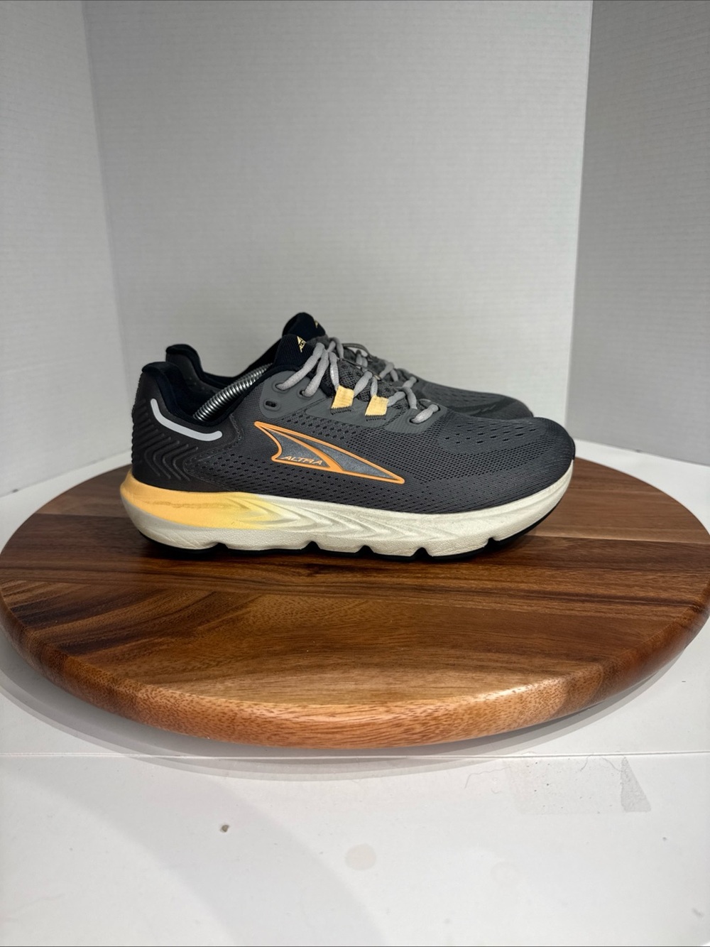 Altra Provision 7 Women’s Size 9.5 Gray Orange Running Shoes Athletic Sneakers